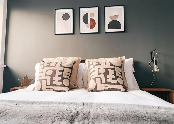 Grosvenor House By Solace Stays