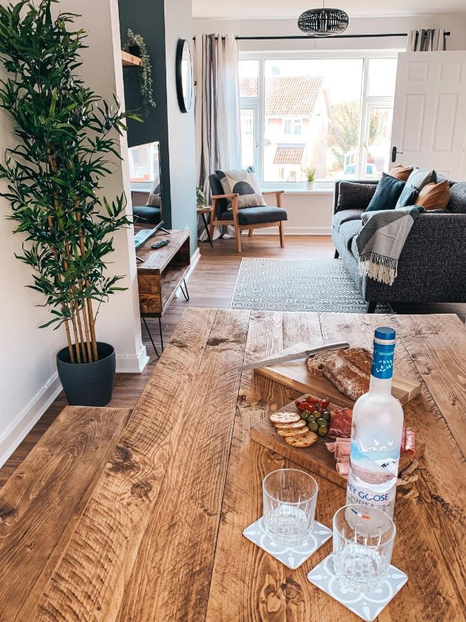 Grosvenor House By Solace Holiday home